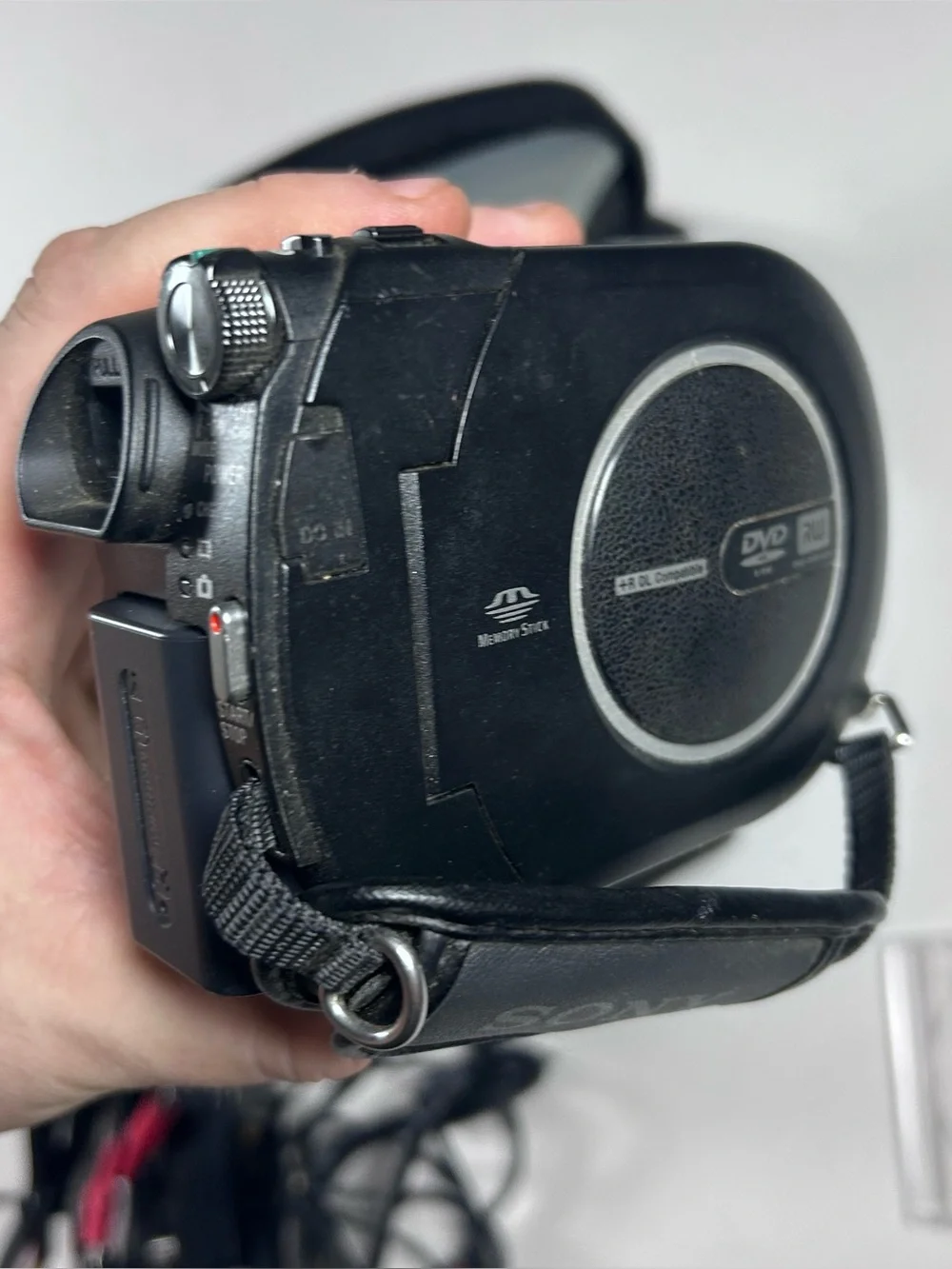 Sony DCR-DVD650 Mini DVD Handycam Tested Working Battery 8B Stick Bag Accessorie